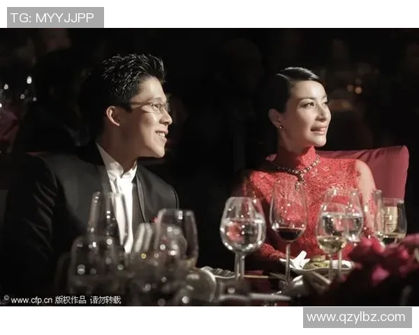 球星婚礼盛况与伴侣背后的故事揭秘：从相识到携手一生的爱情旅程